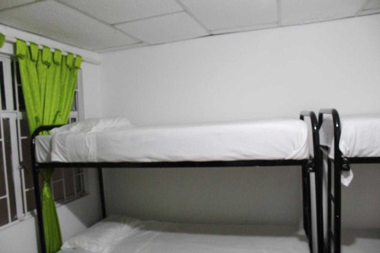 בוגוטה Hostal Cafe San Bernabe מראה חיצוני תמונה