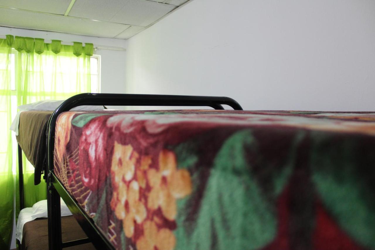 בוגוטה Hostal Cafe San Bernabe מראה חיצוני תמונה