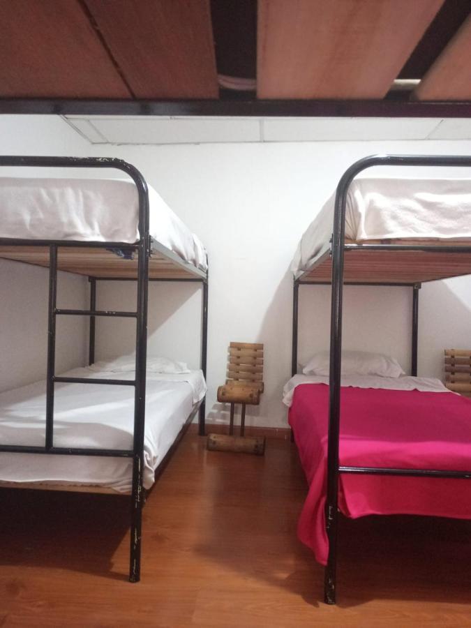 בוגוטה Hostal Cafe San Bernabe מראה חיצוני תמונה