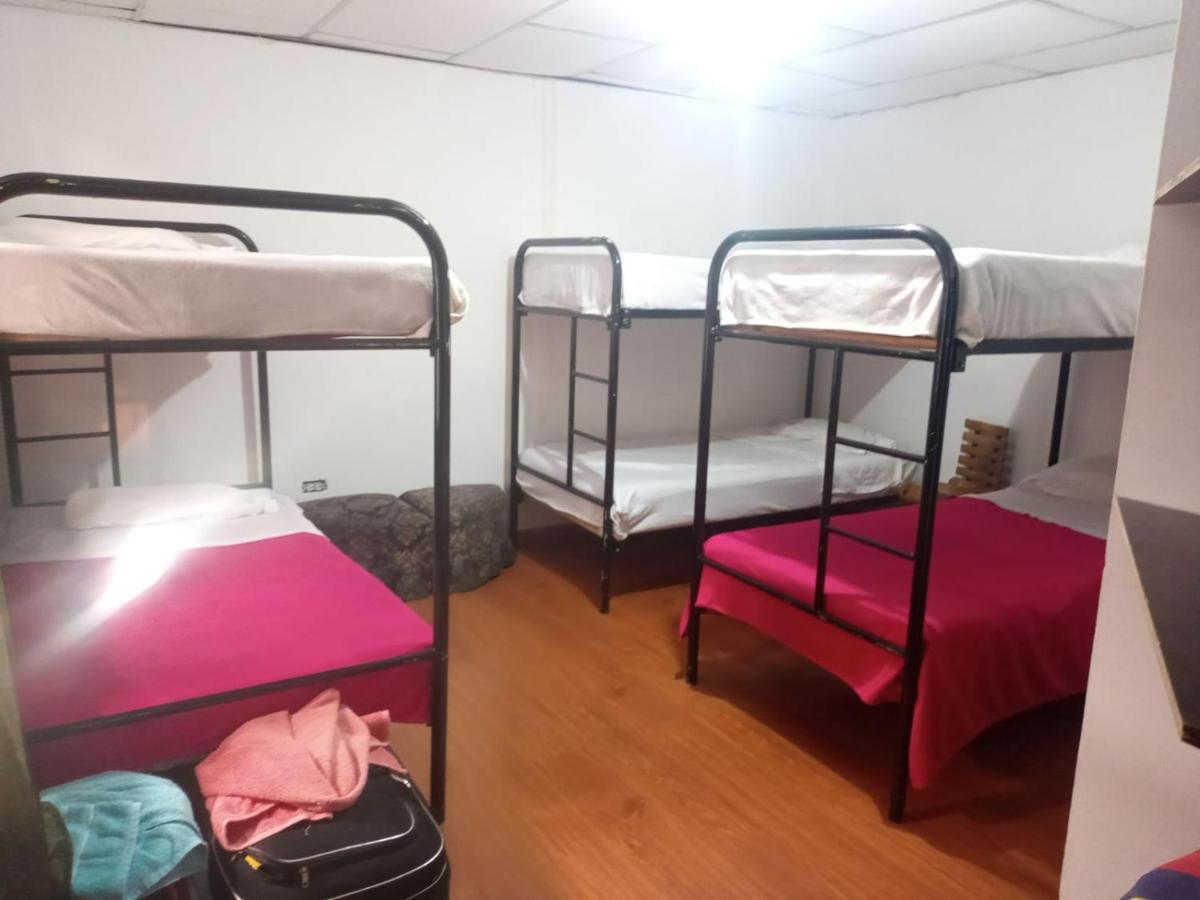 בוגוטה Hostal Cafe San Bernabe מראה חיצוני תמונה